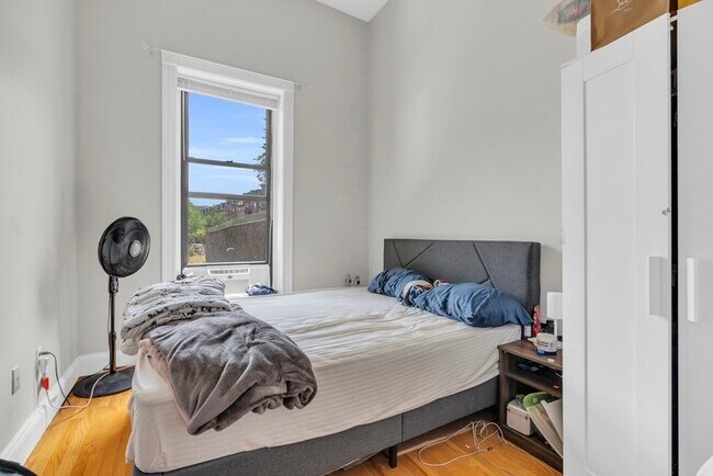 Building Photo - 670 Tremont St