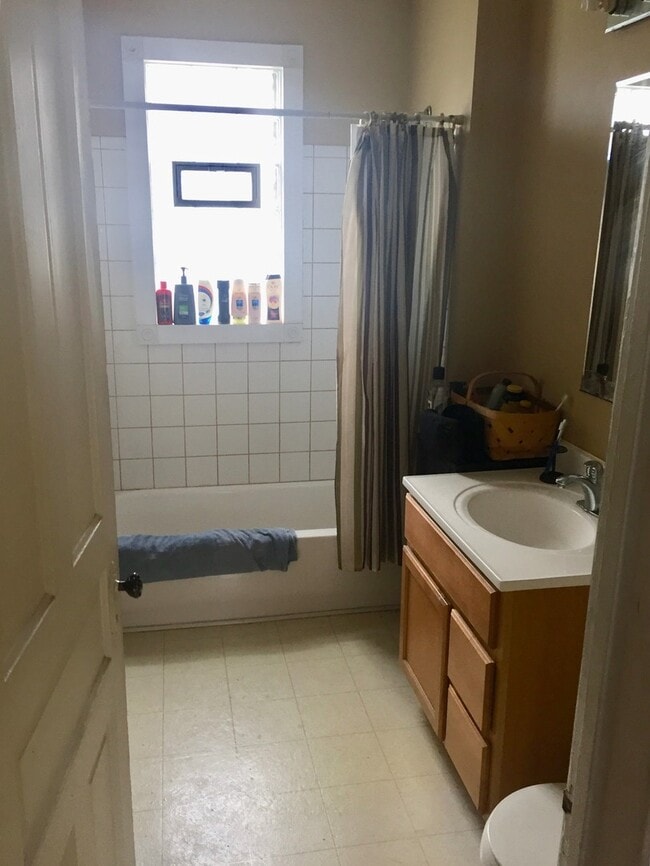 Foto del edificio - 2432-34 S. Burrell St.