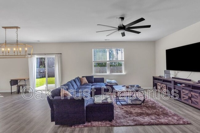 Foto del edificio - 341 Bering Ln