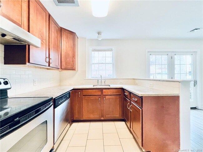 Building Photo - 17 Rockfield Dr