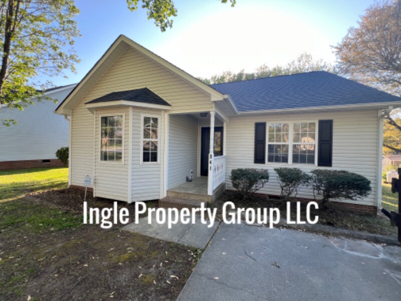 Primary Photo - 341 N Hickory St