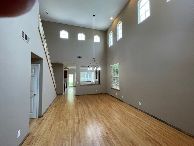 Building Photo - 1712 Carissa Way