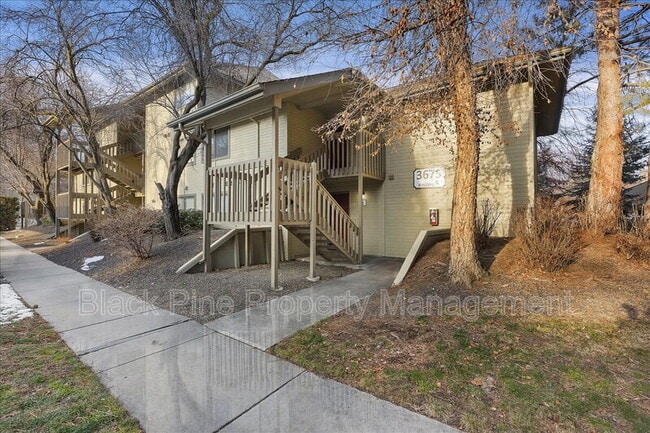 Building Photo - 3675 S Gekeler Ln