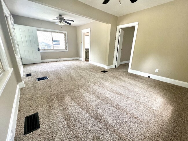 Foto del edificio - 11710 Longmead Ave