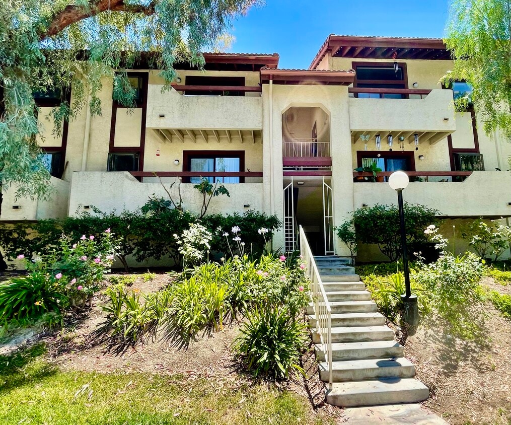 27929 Tyler Ln Unit 747, Santa Clarita, CA 91387 Condo for Rent in