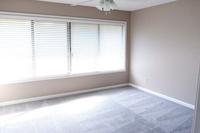 Foto del edificio - 5105 Beachwalk Pl