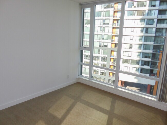 Photo du bâtiment - 902-918 Cooperage Way