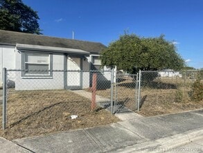 Building Photo - 808 W 4th St