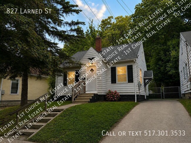 Photo - 827 Larned St House