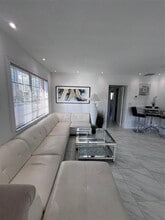 Building Photo - 601 SE 5th Ct