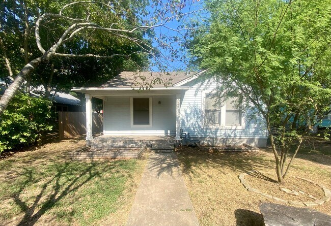 Foto del edificio - 4 Bedroom in Hyde Park!  Prelease for August.-4910 Ave H