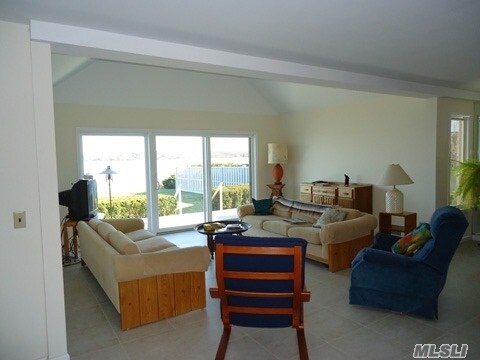 Foto del edificio - 290 Cleaves Point Rd