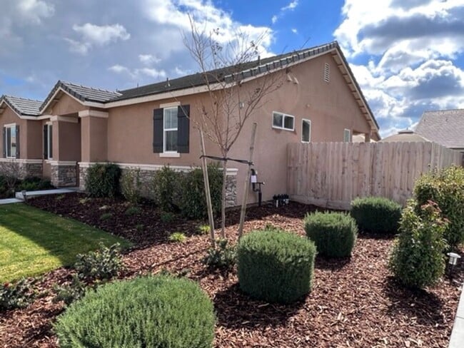 Foto del edificio - Coming Soon!