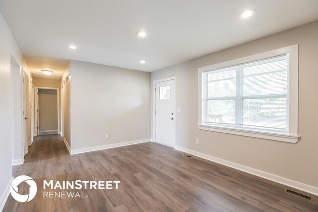 Building Photo - 1435 Park Cir