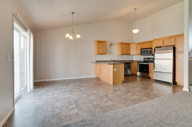 The Pines Townhomes Kitchen - The Pines Townhomes