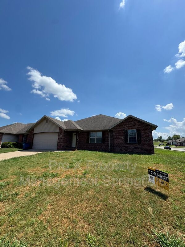 Building Photo - 1982 S Farm Rd 123