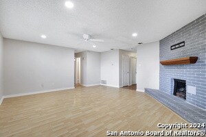Foto del edificio - 9262 Ridge Br