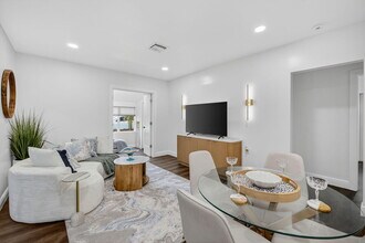 Building Photo - 1317 NE 1st Ave.