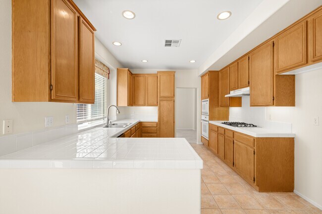 Foto del edificio - 2636 Fallcreek Ct