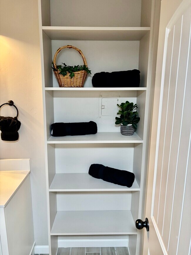 Foto del edificio - Three bedroom, Two bath