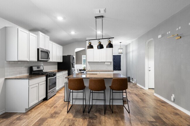 Foto del edificio - 3 Bedroom/2 Bath Redbird Ranch Subdivision