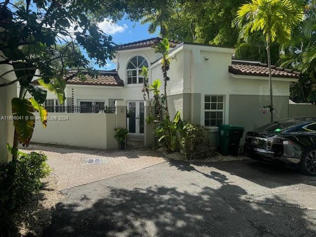Building Photo - 3070 Allamanda St