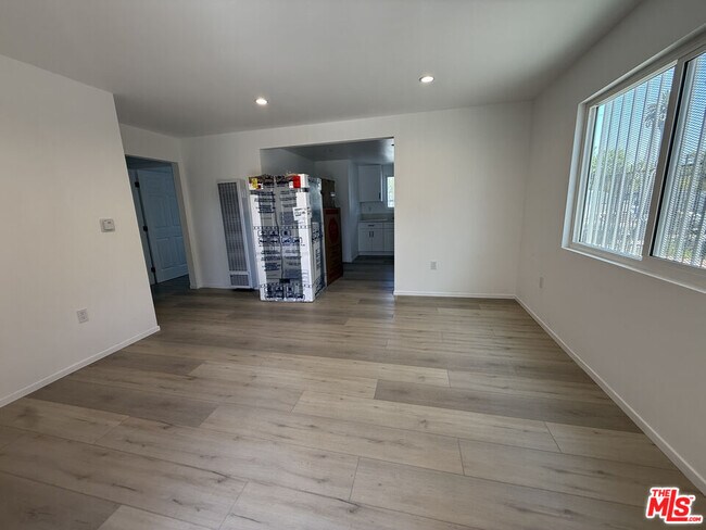 Foto del edificio - 1531 E 92nd St