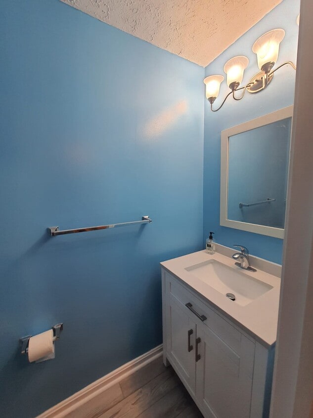 Half Bath - 620 Kittendale Cir