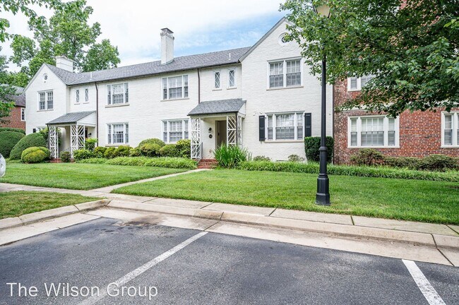 Foto del edificio - 2 br, 2.5 bath House - 18 W. Locke Lane