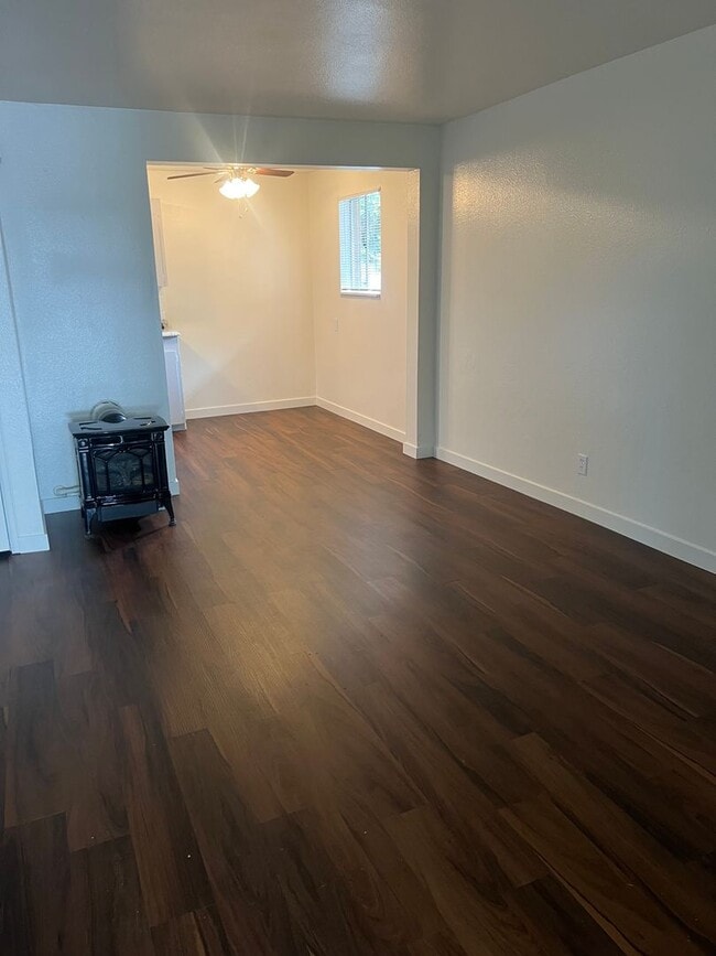 Photo - Cozy 1 Bed 1 Bath Downtown Renton ! House