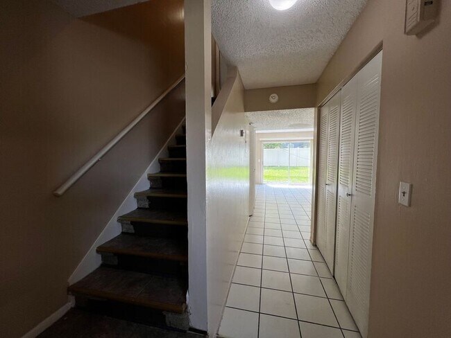 Building Photo - 12124 Napiers Cir