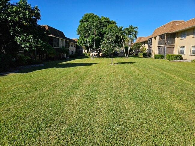 Building Photo - 1301 NW 12th Ave