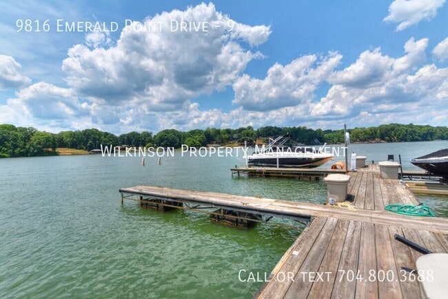 Building Photo - 9816 Emerald Point Dr