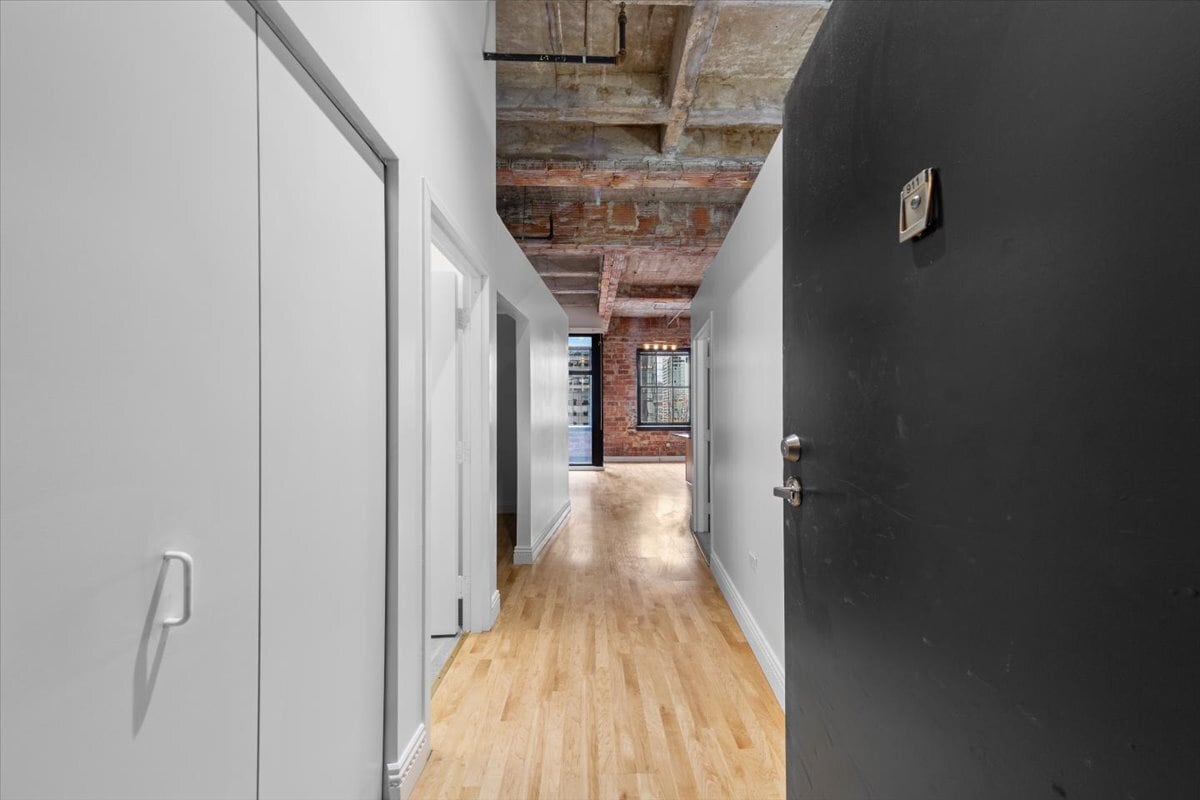 Photo - 20 N State St (Chicago, IL)