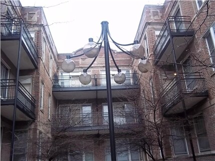 Foto del edificio - 6214 S Eberhart Ave