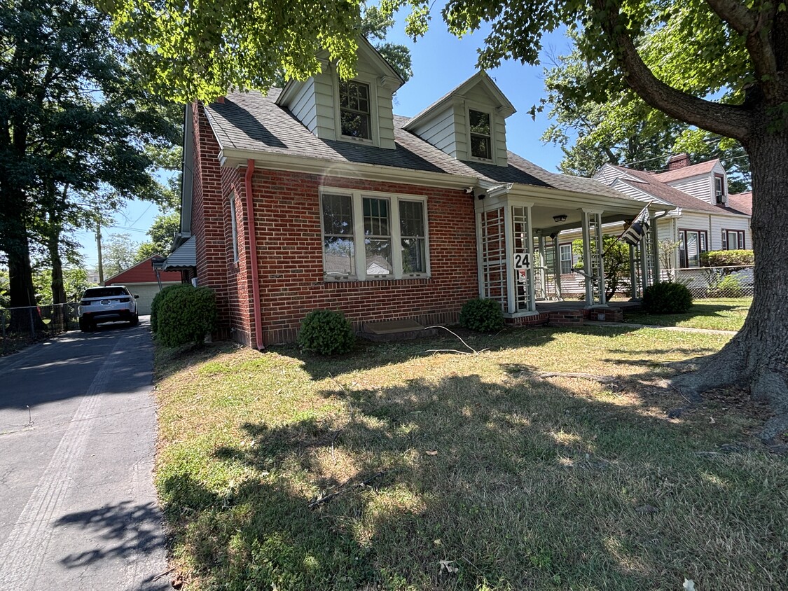 Primary Photo - 24 Tyre Ave