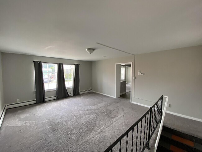 Building Photo - 310 Oakville Rd