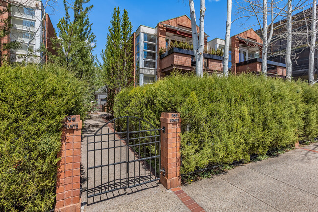 Foto del edificio - 708 E Hyman Ave