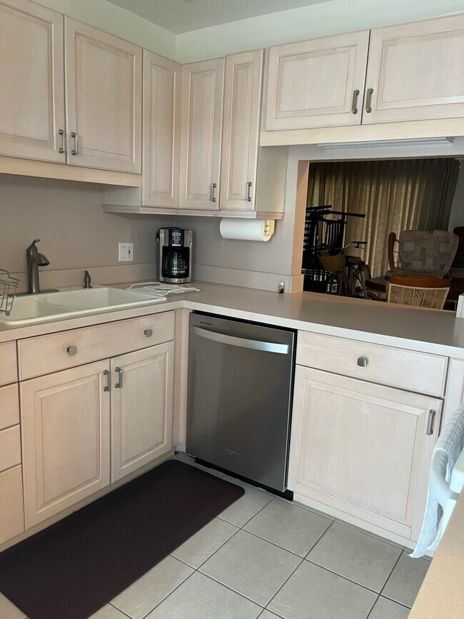 Foto del edificio - 372 Palm Dr