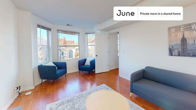 Building Photo - Private bedroom in 3 bed/1 bath Home