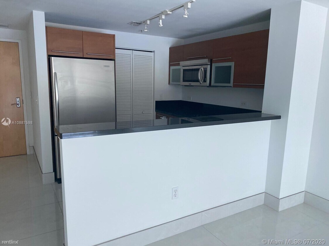 2 br, 2 bath - Vizcayne North Condo - 2 br, 2 bath  - Vizcayne North Condo