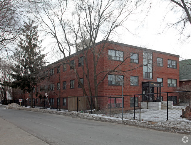 Building Photo - Landmark Apartments