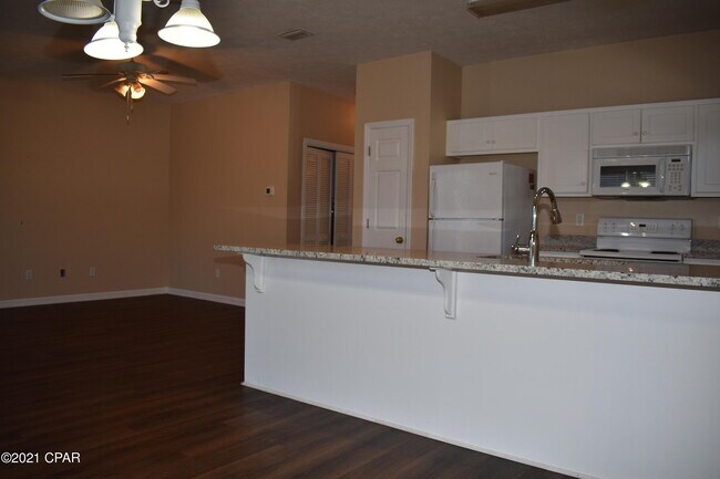 Foto del edificio - 1405 E 14th St