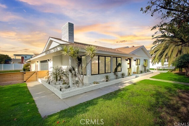 Building Photo - 1903 Santa Ana Ave