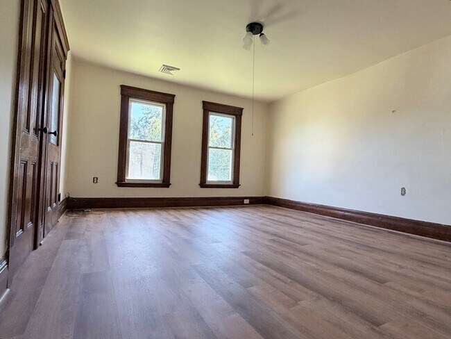 Foto del edificio - 148 W 3rd St