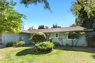 Building Photo - 806 Linden Ln
