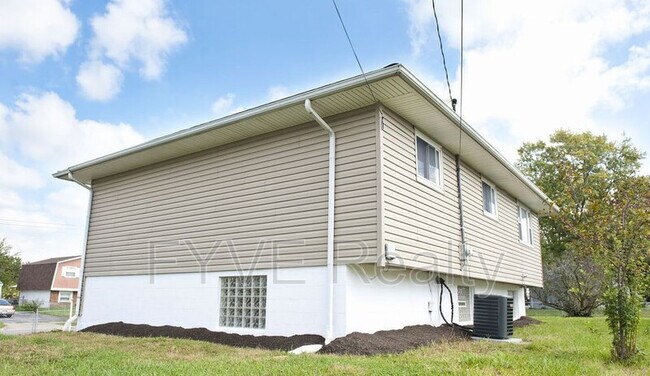 Building Photo - 767 Bradwell Dr