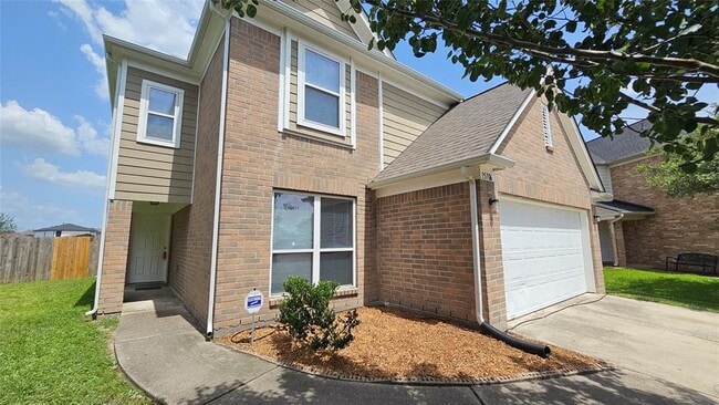 Building Photo - 15706 Pin Oak Ridge St
