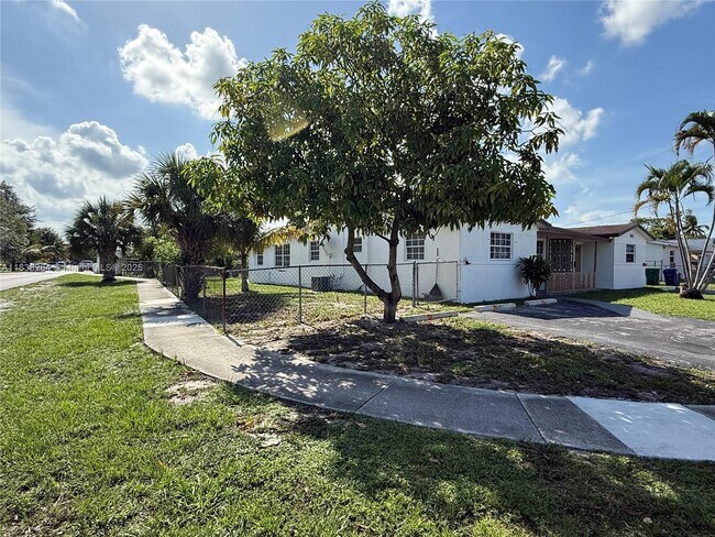 Foto del edificio - 1101 NW 55th Ave