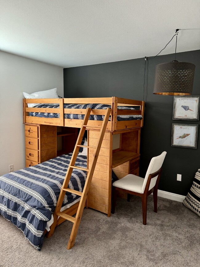 Foto del edificio - Fully Furnished 3BD/2BA in SW Vegas | Gate...